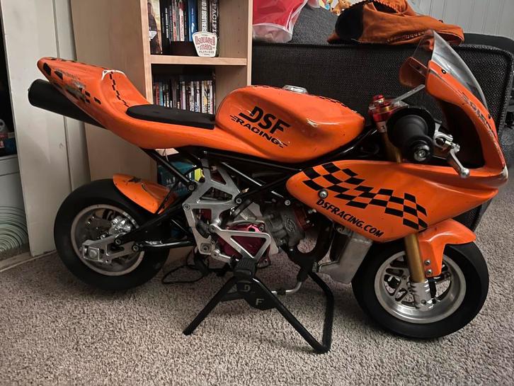 DSF 50cc minibike 23mm CS carb met onderdelen, Fietsen en Brommers, Minibikes, Midibikes en Pitbikes, Zo goed als nieuw, Overige typen