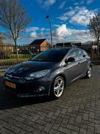 Ford Focus 1.0 Ecoboost 92KW 5D 2013 Grijs, Auto's, 125 pk, 635 kg, Origineel Nederlands, 1200 kg
