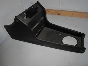 Middenconsole met luidspreker beschikbaar voor biedingen