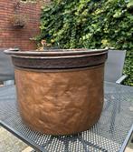 Grote koperen ketel met gietijzeren hengsel, Antiek en Kunst, Ophalen, Koper