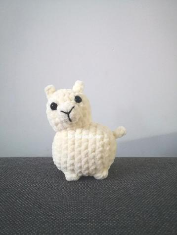 Gehaakte lama/alpaca, knuffeltje, decoratie, cadeautje  beschikbaar voor biedingen