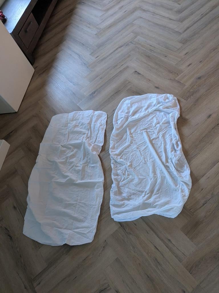 Twee hoeslakens ledikant, Ophalen of Verzenden, Wit, Jongetje of Meisje