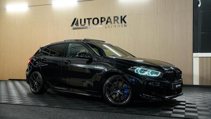 BMW 1-serie M135i xDrive High Executive M-PERFORMANCE/PANO/H, Auto's, BMW, Bedrijf, Te koop, 1-Serie, 4x4, ABS, Achteruitrijcamera