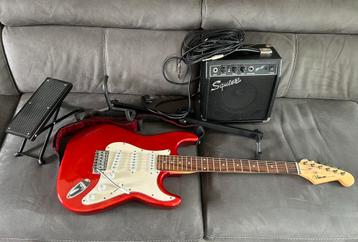 Volcano elektrische gitaar + Fender Squirer SP10 versterker beschikbaar voor biedingen