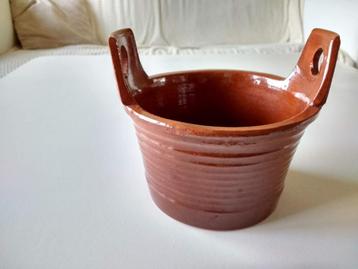 Vintage nieuwe warm bruine bloempot met ophangmogelijkheid beschikbaar voor biedingen