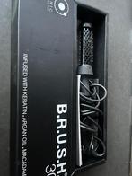 Krulborstel iconic  brush infusen with keratine.argan oil, Ophalen, Zo goed als nieuw, Krultang of Stijltang
