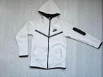 Nike Tech jasje beige Maat 152, Kinderen en Baby's, Kinderkleding | Maat 152, Nike Tech, Jongen of Meisje, Trui of Vest, Ophalen of Verzenden