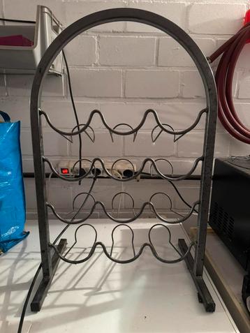 Wijnrek voor 12 flessen beschikbaar voor biedingen