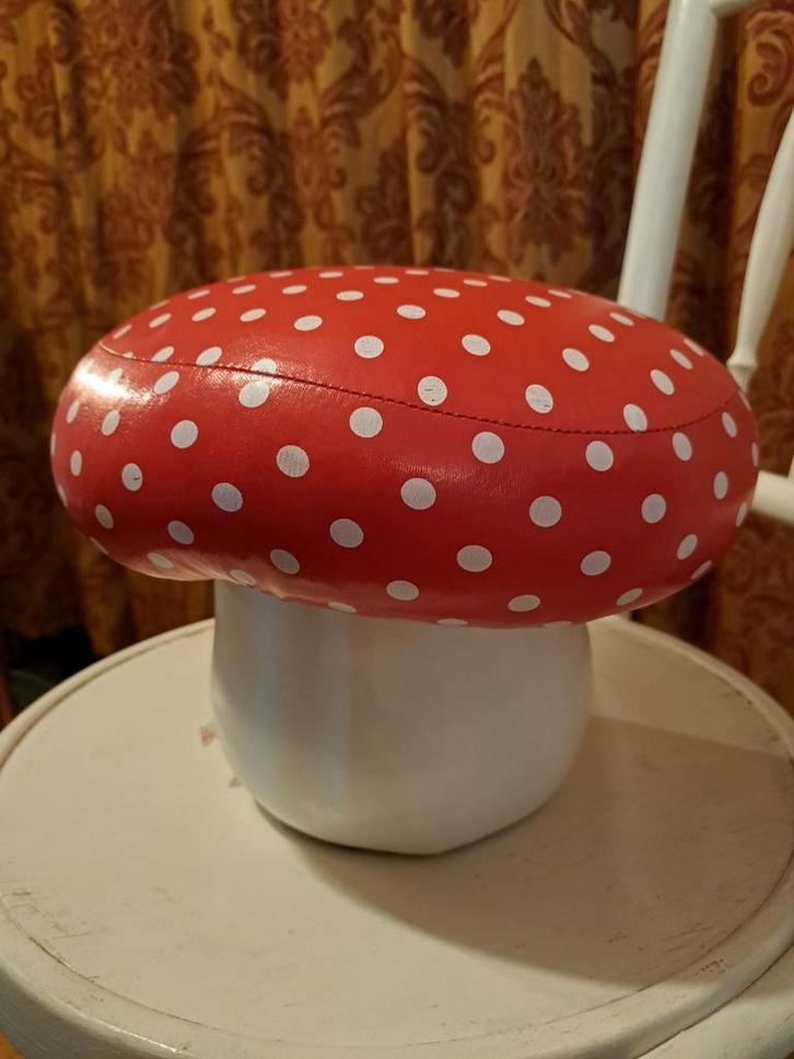 GEZOCHT: Kruk krukje poef efteling paddenstoel paddestoel, Kinderen en Baby's, Kinderkamer | Overige Meubels, Zo goed als nieuw