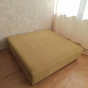 Hocker rib groen beschikbaar voor biedingen