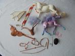 2 paarden voor de barbies met accessoires, Ophalen of Verzenden, Gebruikt, Barbie