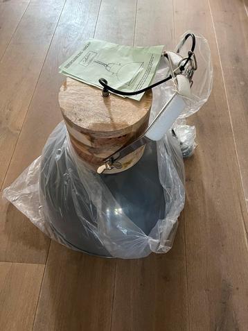 Splinternieuwe hanglamp te koop beschikbaar voor biedingen