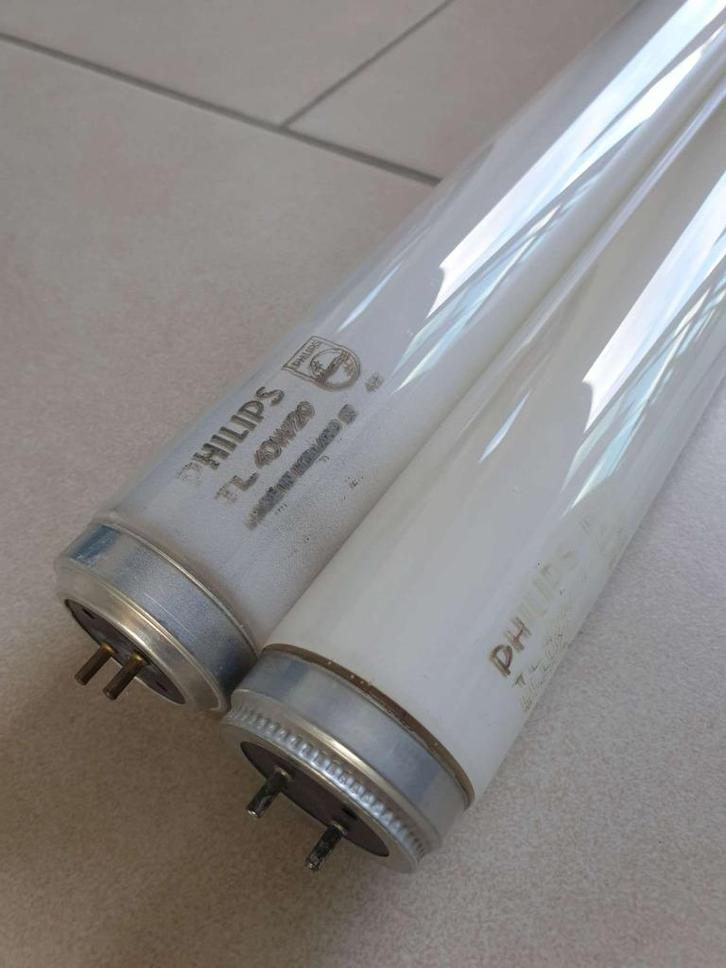 2x TL buis buislamp Philips TL 40W/29 120cm x 3,5cm GEEN LED, Huis en Inrichting, Lampen | Plafondlampen, Ophalen of Verzenden