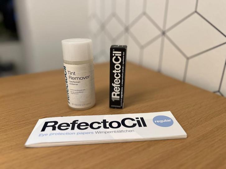 Zwarte wimper- / wenkbrauw-verf + toebehoren, Sieraden, Tassen en Uiterlijk, Uiterlijk | Cosmetica en Make-up, Zo goed als nieuw