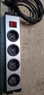 Verdeeldoos, Doe-het-zelf en Verbouw, Elektra en Kabels, Ophalen, Zo goed als nieuw