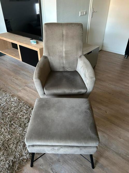 Fauteuil met hocker, Huis en Inrichting, Fauteuils, Zo goed als nieuw, 50 tot 75 cm, Minder dan 75 cm, Ophalen