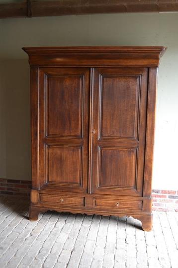 Prachtige strakke antieke eiken houten Louis Philippe kast. beschikbaar voor biedingen