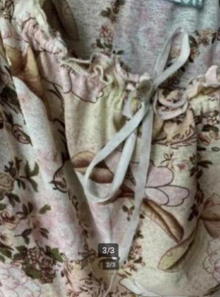Roze - beige top met bloemen; Simply the best; large L, Kleding | Dames, Tops, Zo goed als nieuw, Maat 42/44 (L), Beige, Lange mouw