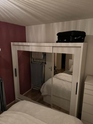 Kledingkast met spiegel,- schuifdeuren - afbeelding 1