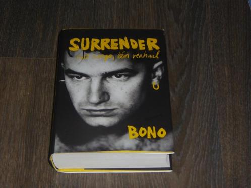 BONO - SURRENDER  40 SONGS, EEN VERHAAL, Boeken, Muziek, Zo goed als nieuw, Artiest, Verzenden