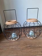 2 zwart metalen windlichten met hout hoogte 25cm, Ophalen of Verzenden, Zo goed als nieuw
