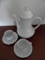 porseleinen koffiekan + 2x kop en schotel  - wit /zilver, Ophalen of Verzenden