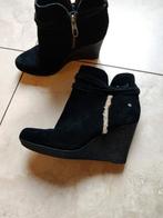 UGG S enkele laarzen  leer suède maat 37, Kleding | Dames, Schoenen, Ophalen of Verzenden, Gedragen, Bruin, Hoge laarzen