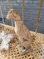 betonnen honden beeldje foto 1 t/m 3, Tuin en Terras, Tuinbeelden, Belle Vieille Brocante, Ophalen of Verzenden, Zo goed als nieuw