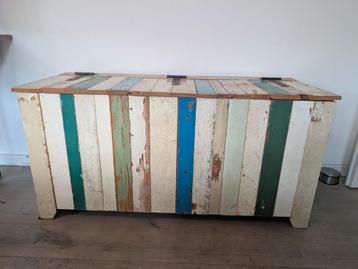 Houten Kist beschikbaar voor biedingen