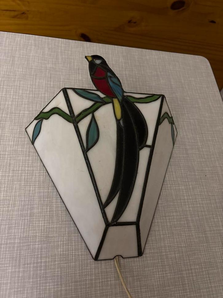 Vintage Tiffany Stijl Wandlamp met Vogel, Huis en Inrichting, Lampen | Wandlampen, Gebruikt, Glas, Ophalen