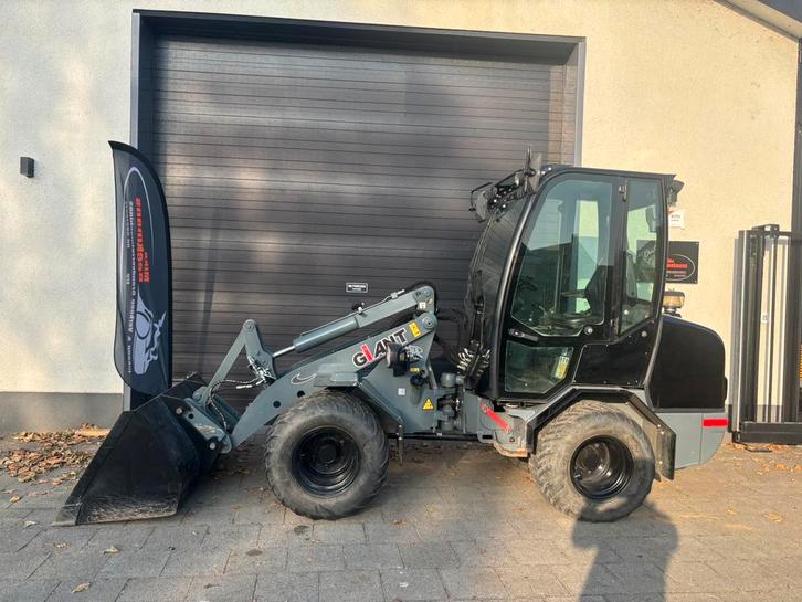 Giant 452 xtra BLACK EDITION, Zakelijke goederen, Machines en Bouw | Kranen en Graafmachines, Wiellader of Shovel, Ophalen of Verzenden