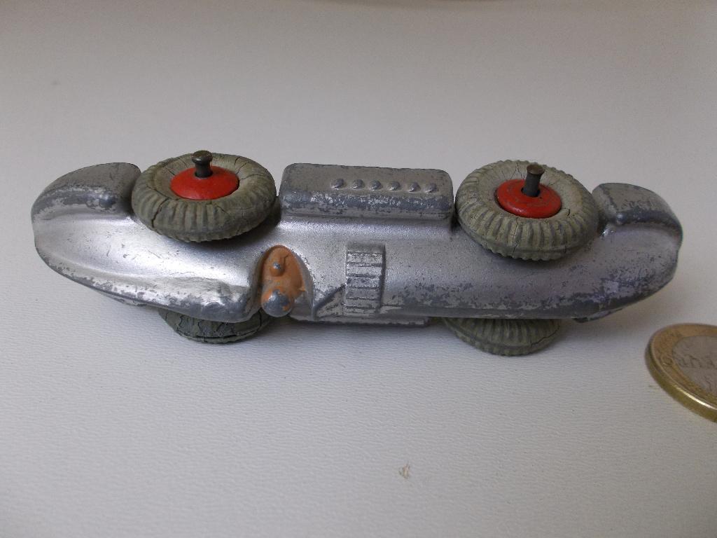 1946 Dinky Toys 23E SPEED OF THE WIND. Formule 1 RACER (-P-), Ophalen of Verzenden, Gebruikt, Auto, Dinky Toys
