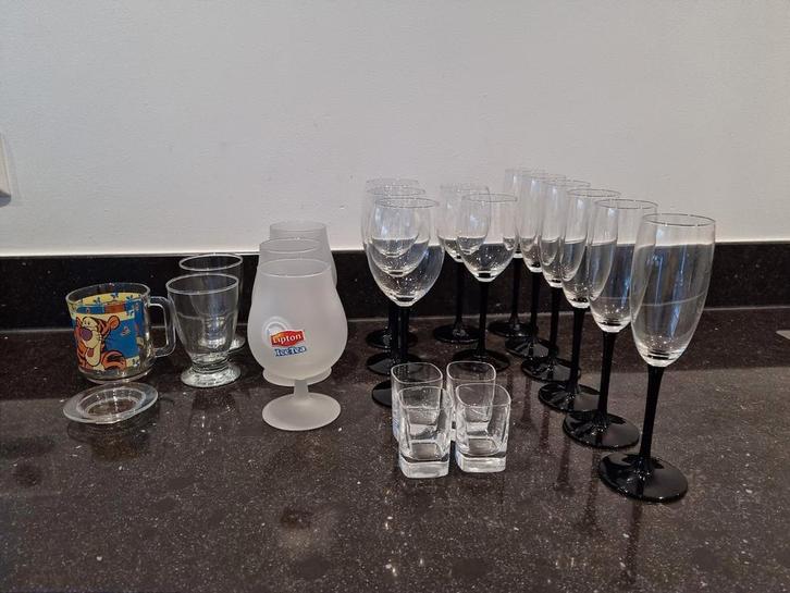 Glazen wijnglazen champagneglazen ice tea borrelglaasjes, Huis en Inrichting, Keuken | Servies, Zo goed als nieuw, Glas of Glazen