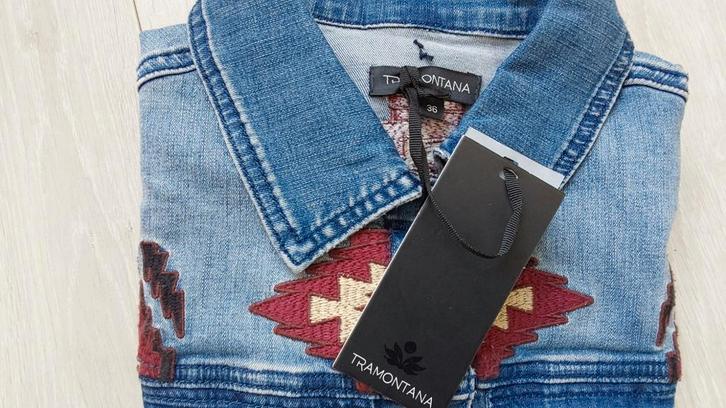 Nieuwe Tramontana spijkerjas maat S met borduursels, Kleding | Dames, Jasjes, Kostuums en Pakken, Nieuw, Jasje, Maat 36 (S), Blauw