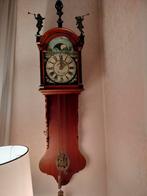 Antieke Friese Staartklok - Rood Meekrap, Antiek en Kunst, Antiek | Klokken, Ophalen of Verzenden