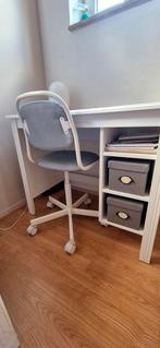 Ikea Kinderbureau met verstelbare bureaustoel, Ophalen, Met wielen, Zo goed als nieuw, Bureau