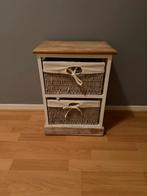 Nachtkastje met 2 rieten manden., Ophalen, Zo goed als nieuw, Hout, Minder dan 45 cm