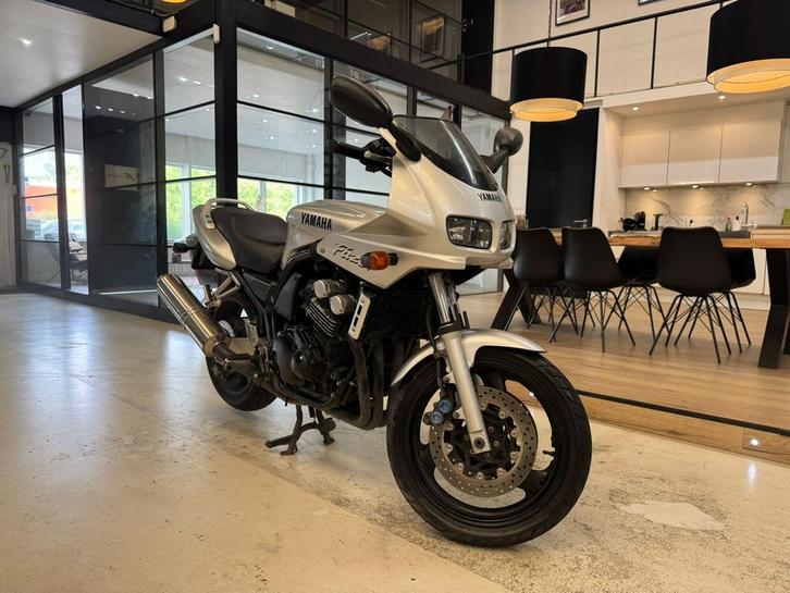 Yamaha Fazer Tour FZS 600 Grijs metallic, Motoren, Motoren | Yamaha, Particulier, Toermotor, 4 cilinders, Ophalen