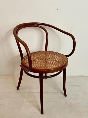 Thonet Ligna Stoel met Webbingsitje - Vintage beschikbaar voor biedingen