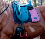 Sale! Full dresuur dekje met bordeaux glitters, Ophalen of Verzenden, Nieuw, Dekje