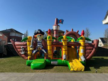 Multiplay piraat springkussen  beschikbaar voor biedingen