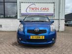 Toyota Yaris 1.3 VVTi Sol Automaat Airco 3drs, Gebruikt, 750 kg, 4 cilinders, Blauw