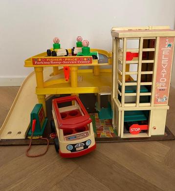 Fischer Price garage beschikbaar voor biedingen