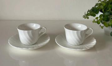 2 Wedgwood Candlelight plain kop en schotels beschikbaar voor biedingen