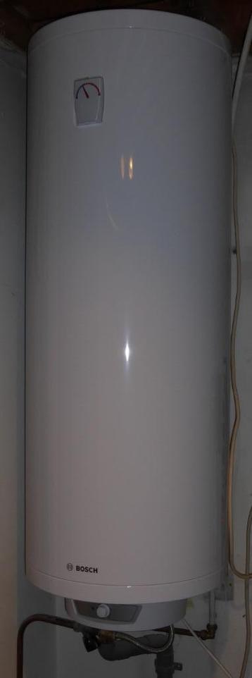 bijna nieuwe Bosch boiler 150 liter op electra beschikbaar voor biedingen
