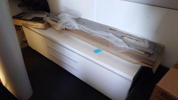 Ikea Besta tv meubel set wit lak hangkast+staande tv meubel