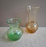 De Rupel Boom België 2 glazen violen vaasjes groen + amber, Antiek en Kunst, Antiek | Glas en Kristal, Ophalen of Verzenden