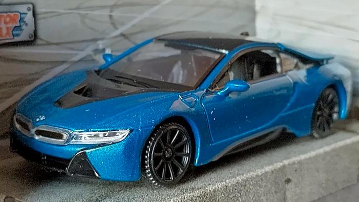 BMW i8 1:43 Motormax Pol, Hobby en Vrije tijd, Modelauto's | 1:43, Zo goed als nieuw, Verzenden