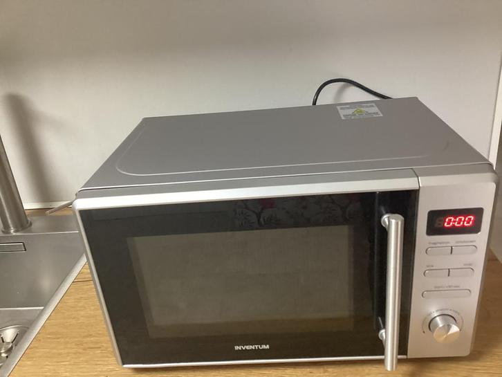 Inventum magnetron, Witgoed en Apparatuur, Magnetrons, Zo goed als nieuw, Vrijstaand, Magnetron, Minder dan 45 cm, Draaiplateau