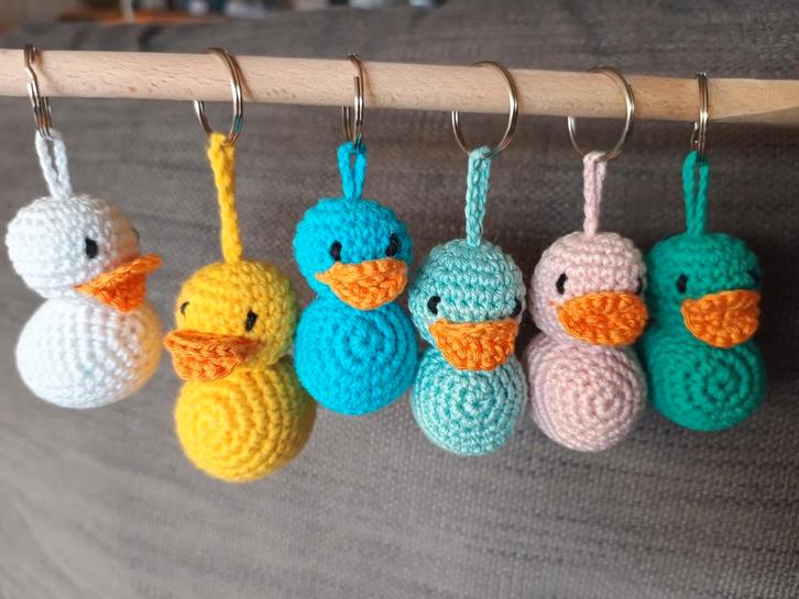 Leuke gehaakte sleutelhanger/ paashanger eendje, Pasen, Verzamelen, Sleutelhangers, Nieuw, Ophalen of Verzenden